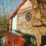 Sweet Treehouse Domek letniskowy