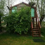 Sweet Treehouse *